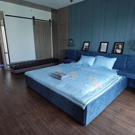 Chilchill Hotel Riverside Phnom Penh Exteriör bild