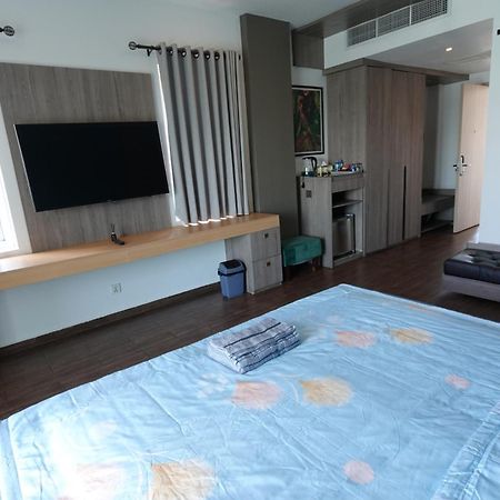Chilchill Hotel Riverside Phnom Penh Exteriör bild