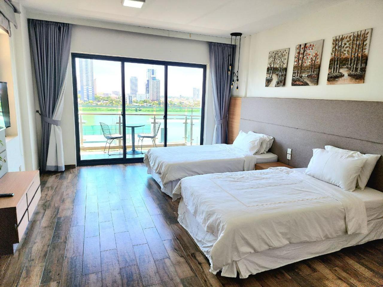 Chilchill Hotel Riverside Phnom Penh Exteriör bild