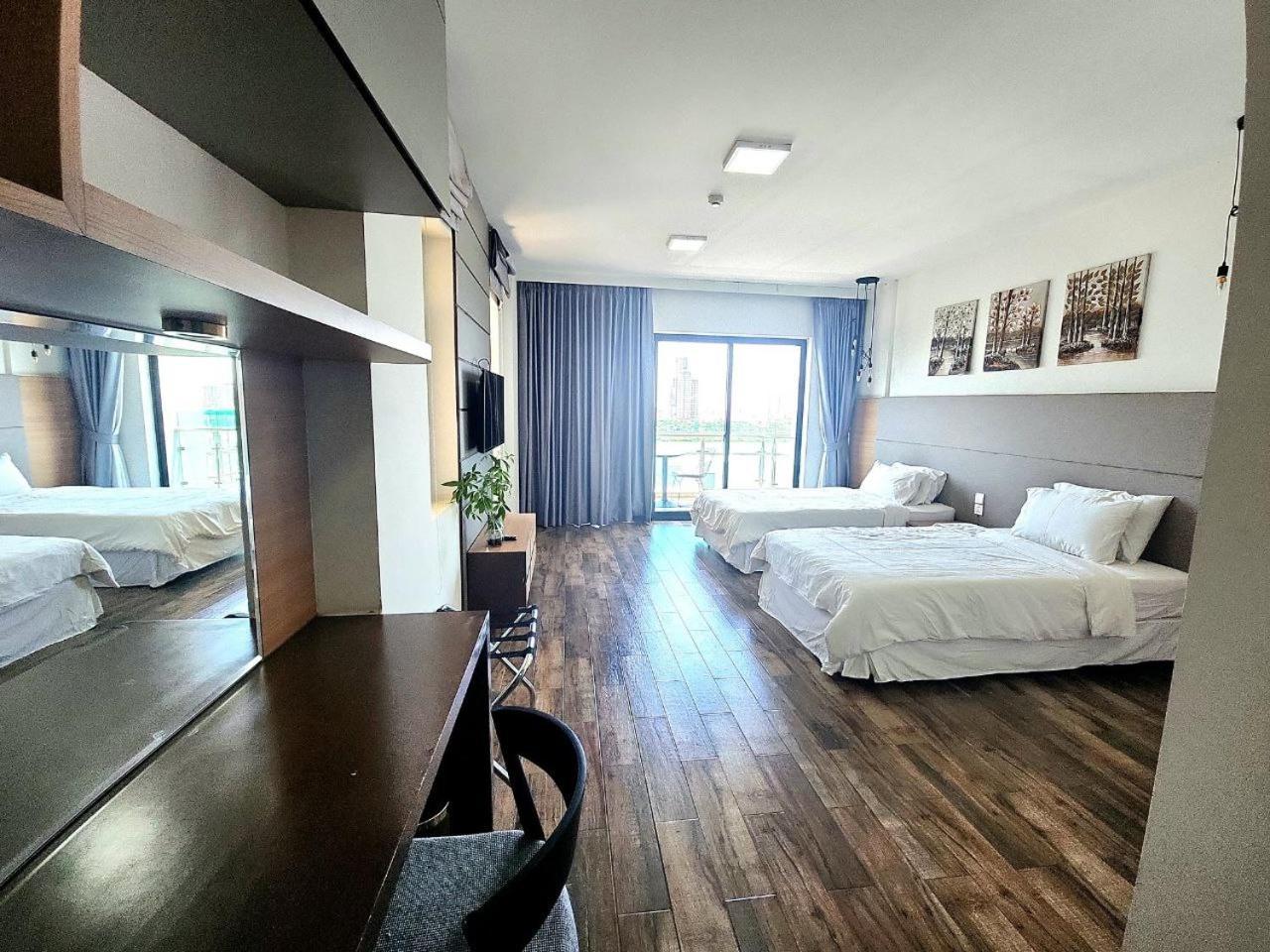 Chilchill Hotel Riverside Phnom Penh Exteriör bild