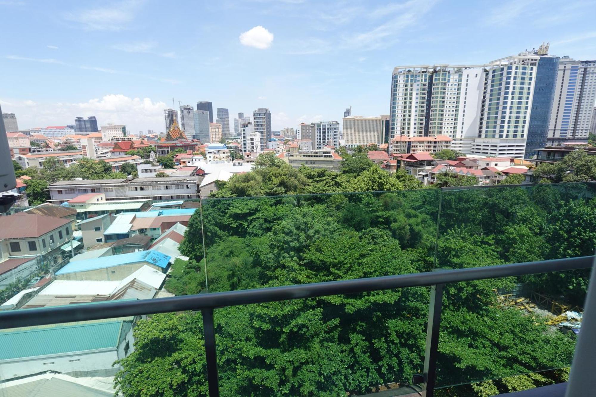 Chilchill Hotel Riverside Phnom Penh Exteriör bild